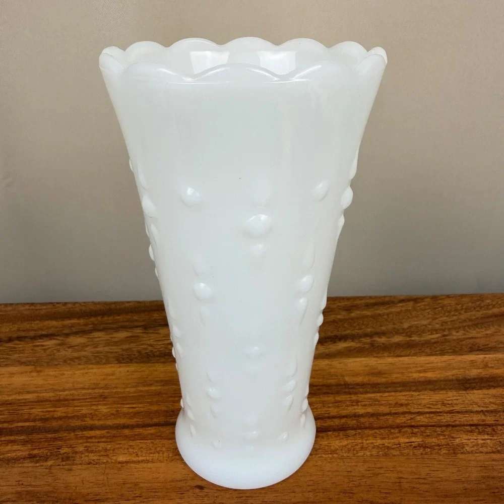 Anchor Hocking Teardrop Pearl Milk Glass Vase Scalloped Edge Vintage White 7.5in
